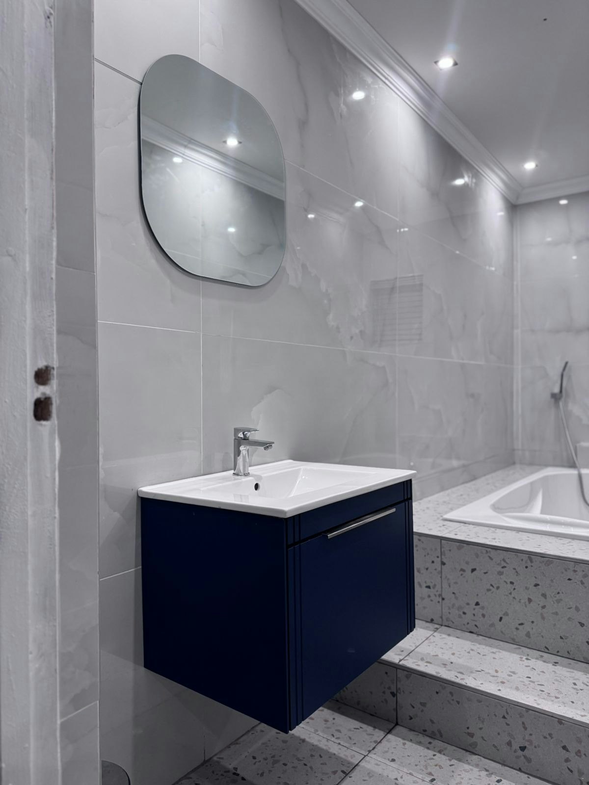 Midlands Luxury Villa image no 15 of 16