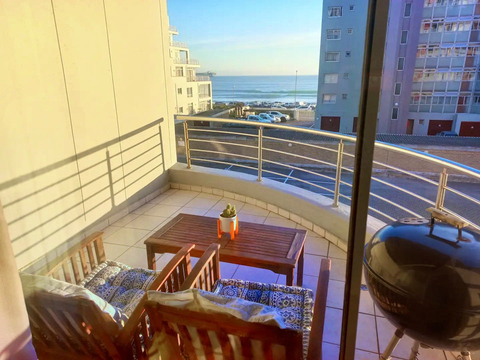 Bloubergstrand Accommodation at  | Viya