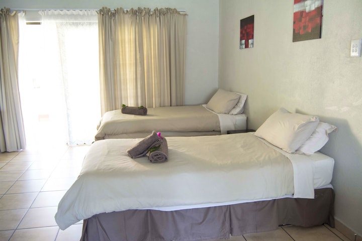 Panorama Route Accommodation at Floreat Riverside Lodge | Viya