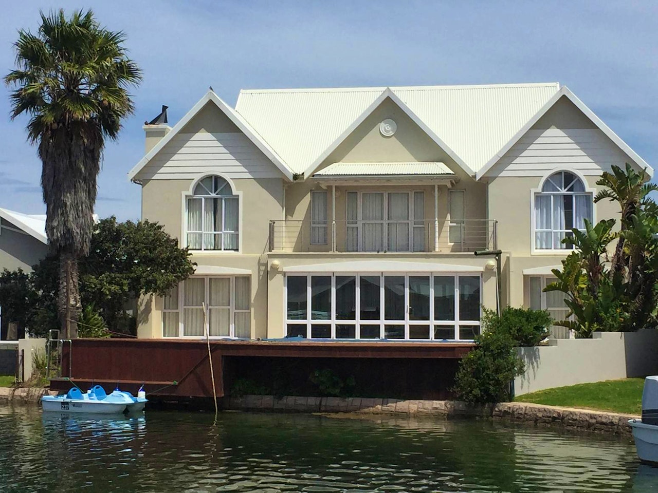 Jeffreys Bay Accommodation at  | Viya