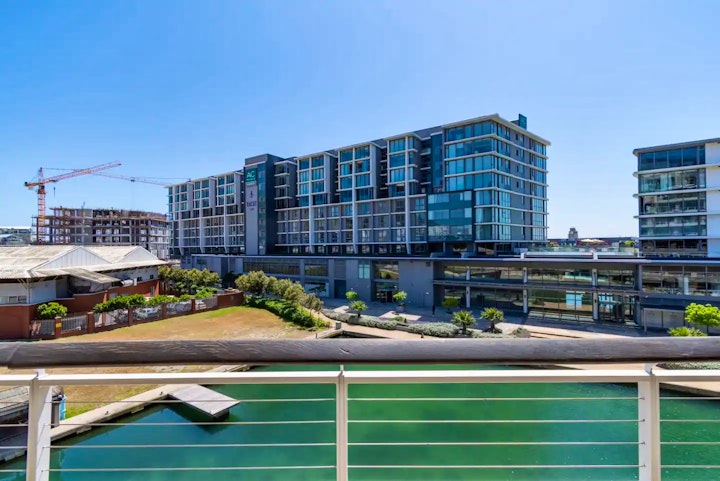 Cape Town Accommodation at 404 Canal Quays | Viya