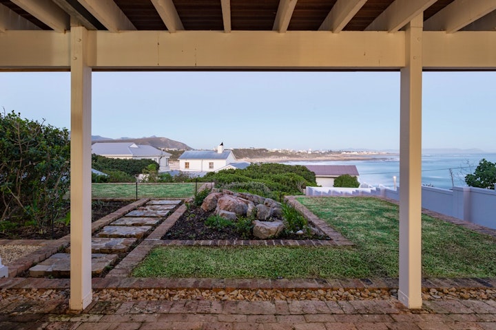 Western Cape Accommodation at Sunridge aan zee Beach Villa | Viya