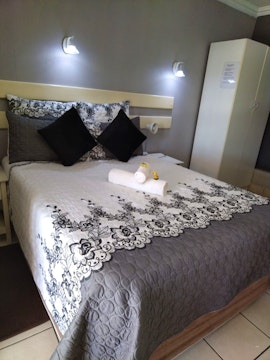 West Rand Accommodation at Whara Whara Guest House | Viya