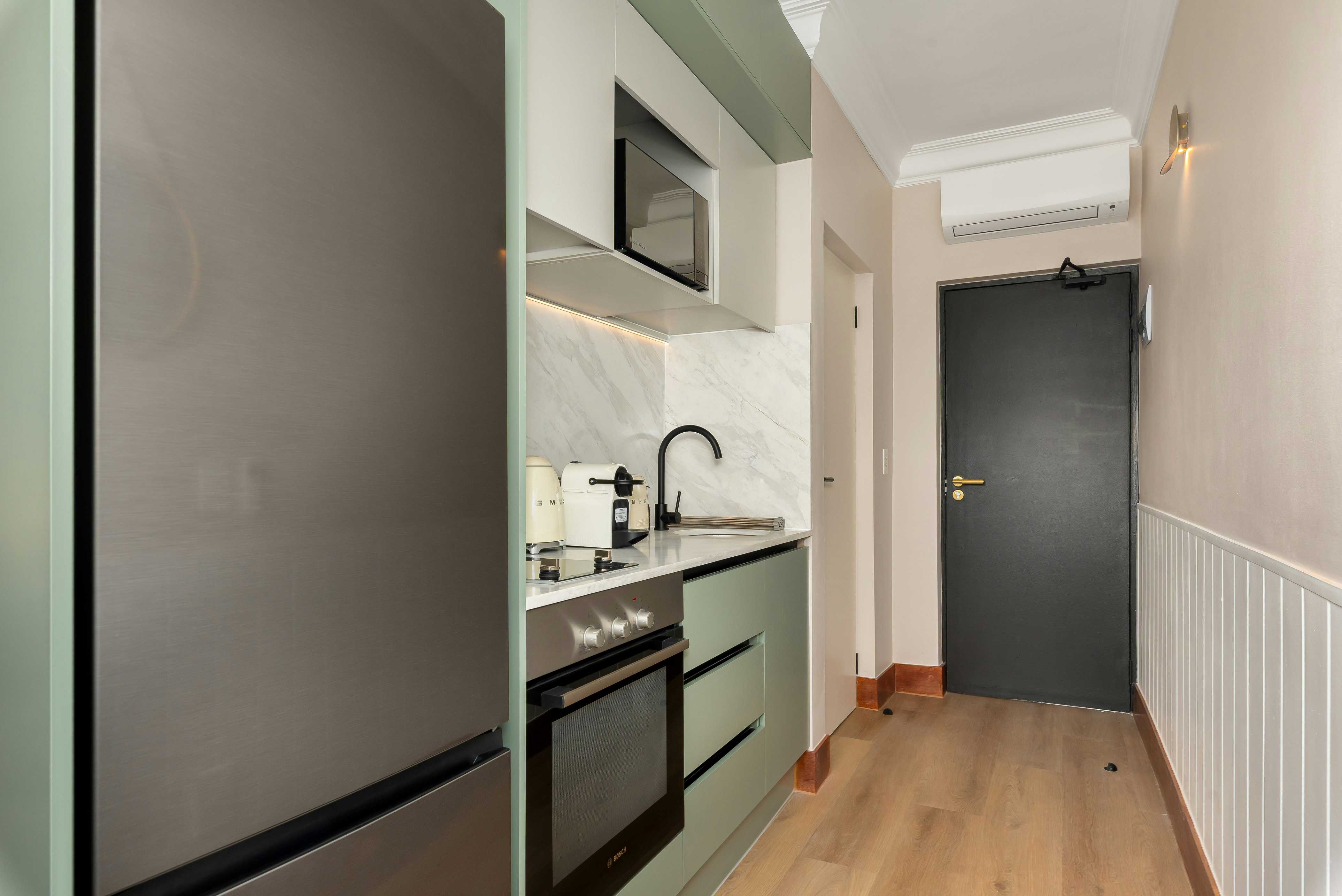 Charlie and the Chairman | Elegant CBD Retreat image no 3 of 24