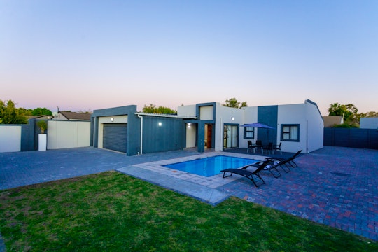 Bloubergstrand Accommodation at  | Viya