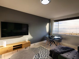 Cape Town Accommodation at Romilly 32 Beachfront | Viya