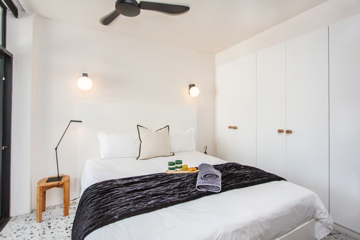 Love My Spacious Habitat - 1 Bedroom Penthouse image no 17 of 45