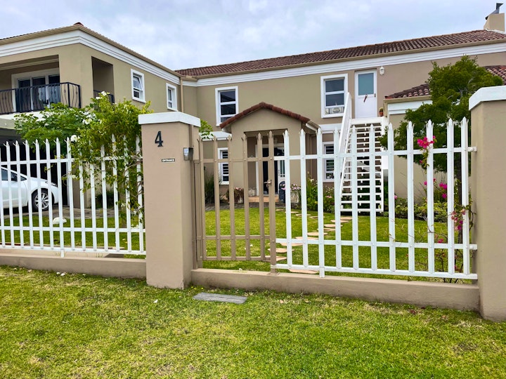 Plettenberg Bay Accommodation at Calm Waters Guesthouse | Viya