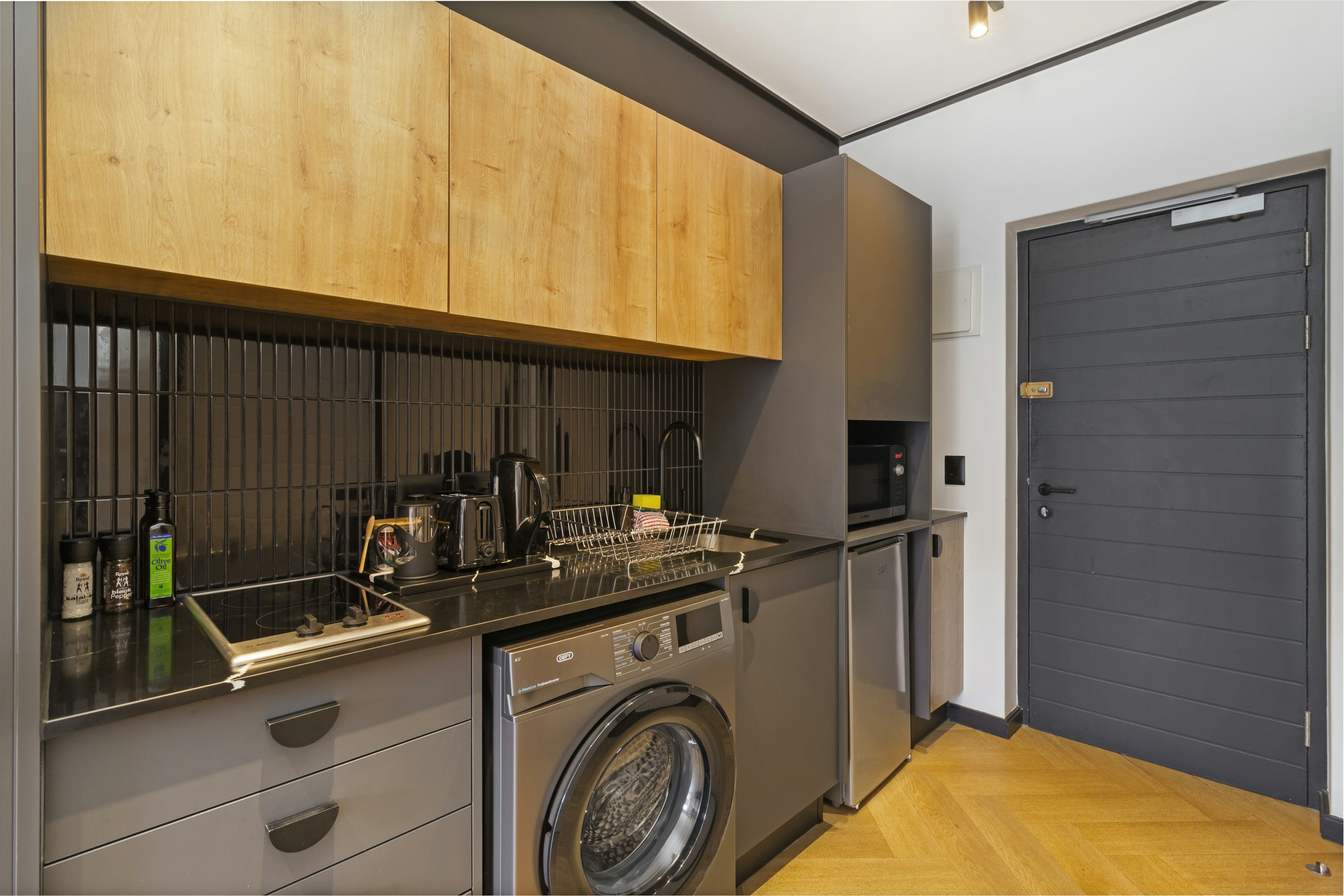 Modern Studio @ Nine Palms image no 16 of 18