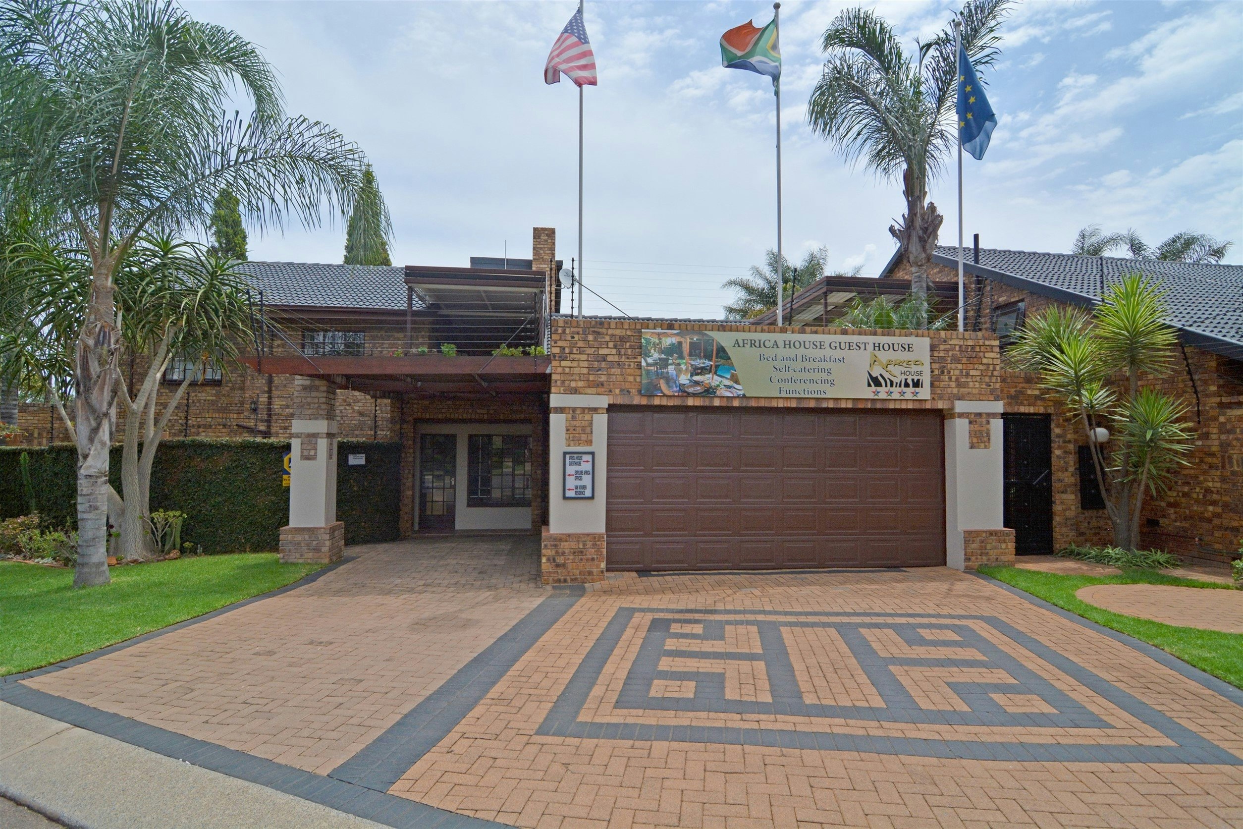 Africa House Accommodation image no 4 of 13