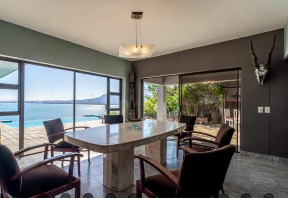 Gordon's Bay Villa with Sea and Mountain Views image no 32 of 38