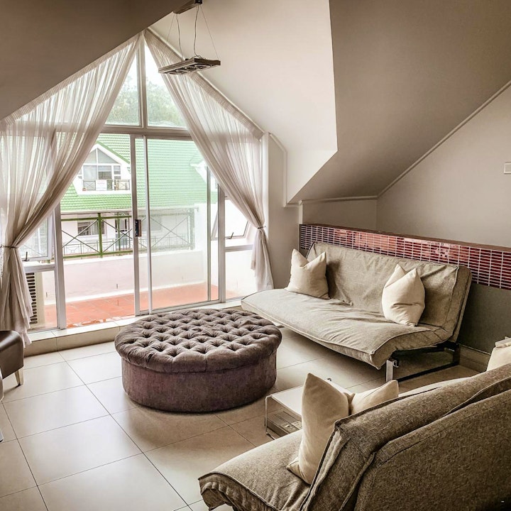 Cape Town Accommodation at Roeland Apartment | Viya