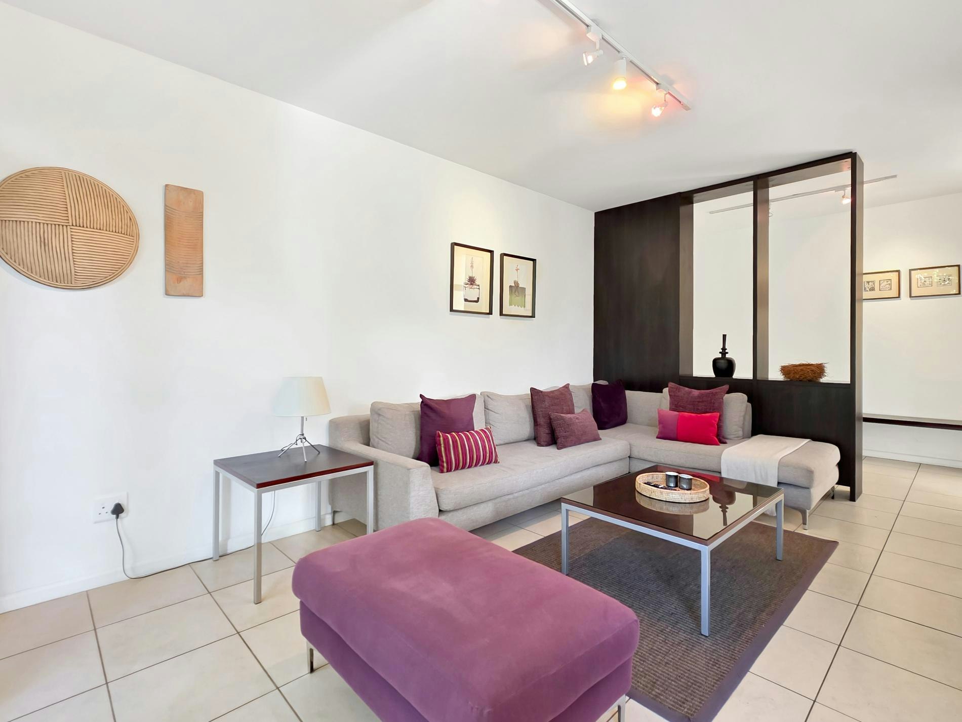 St Martini Gardens Balcony Apartment image no 7 of 41
