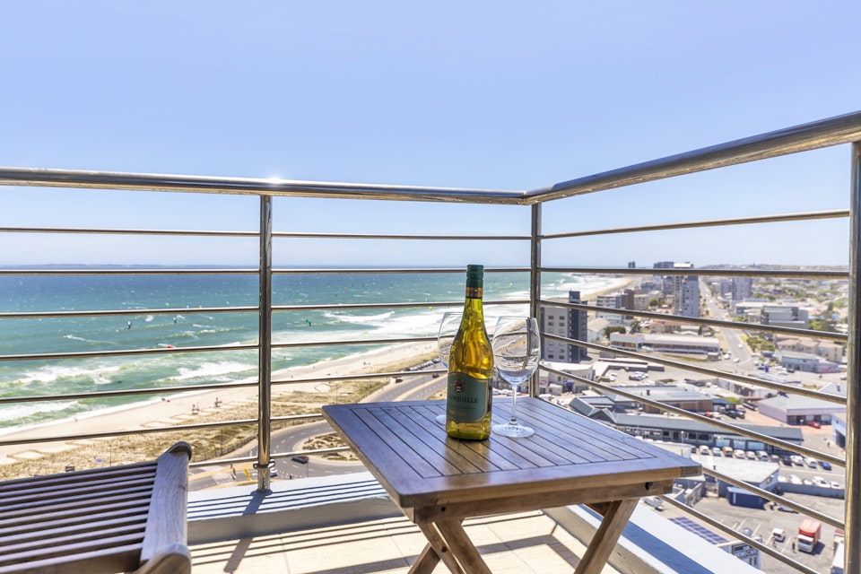 Bloubergstrand Accommodation at  | Viya