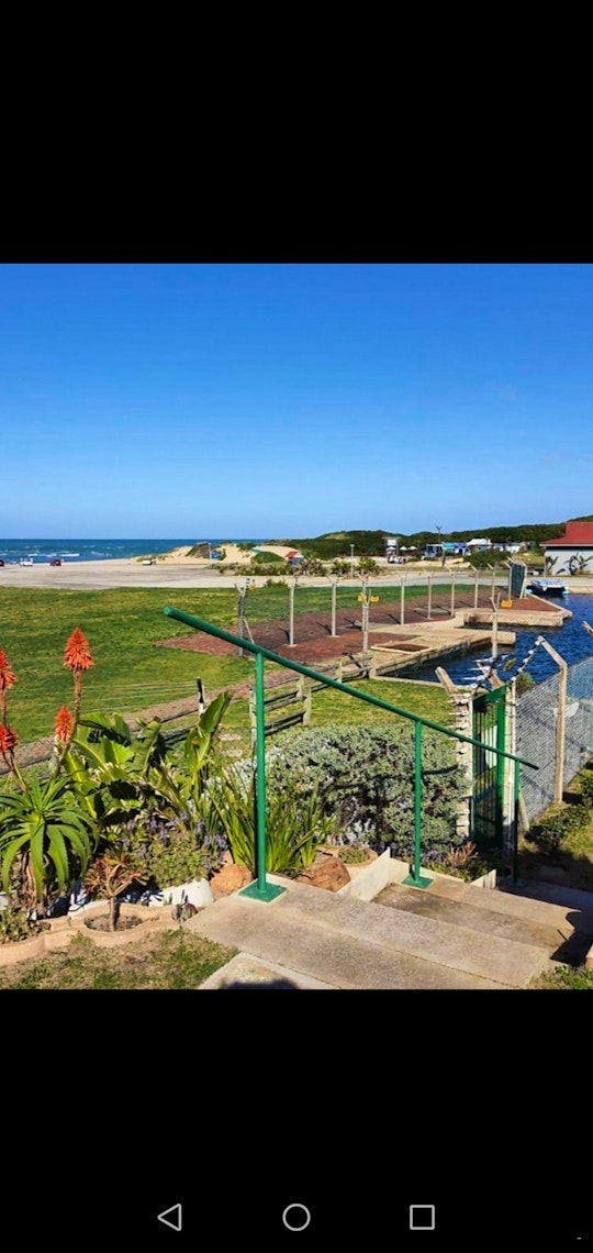 Jeffreys Bay Accommodation at  | Viya