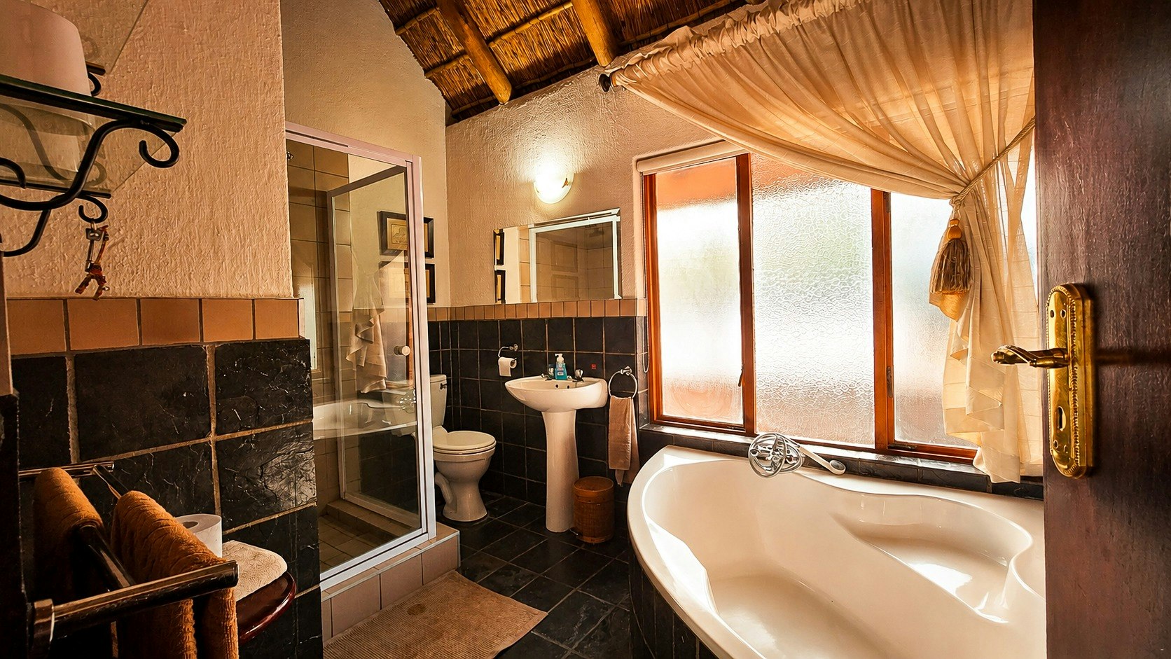 Mafuta Lodge - 228 image no 17 of 24