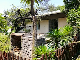 Lowveld Accommodation at Elephant Walk Guesthouse and Backpackers | Viya