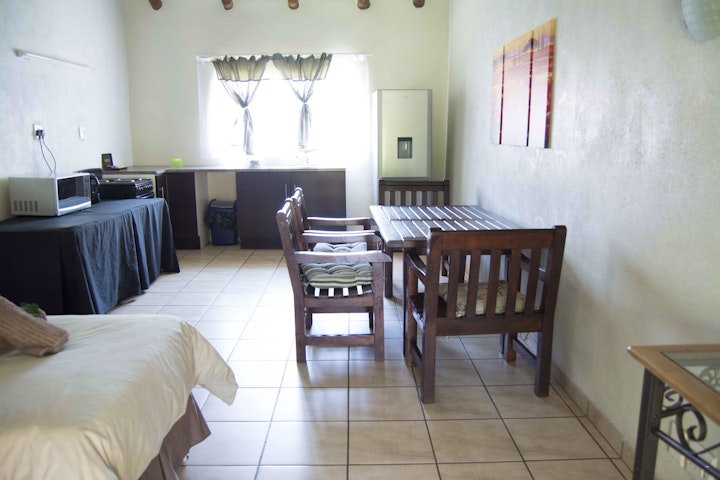 Panorama Route Accommodation at Floreat Riverside Lodge | Viya