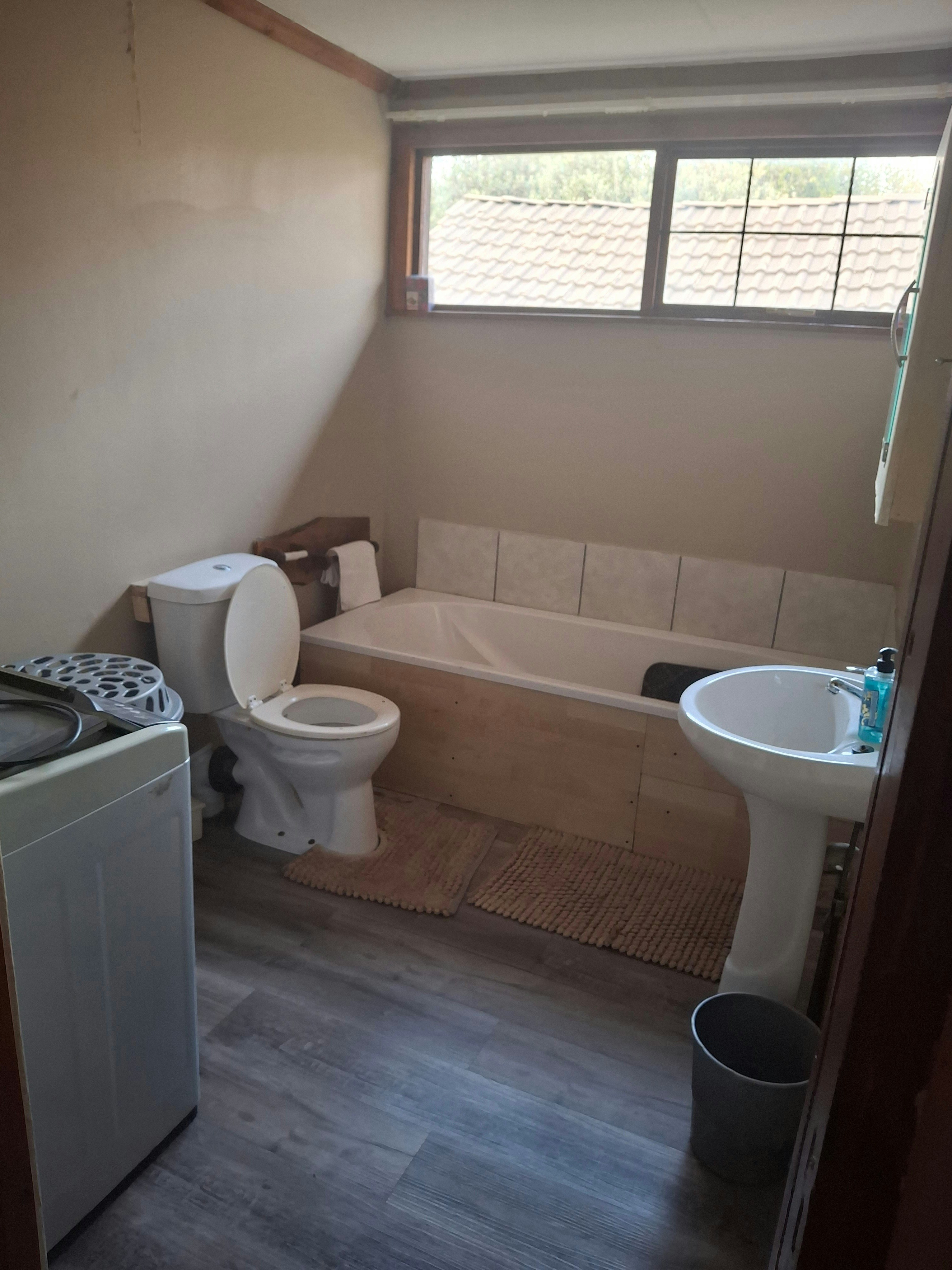 Private Log Cabin image no 7 of 7