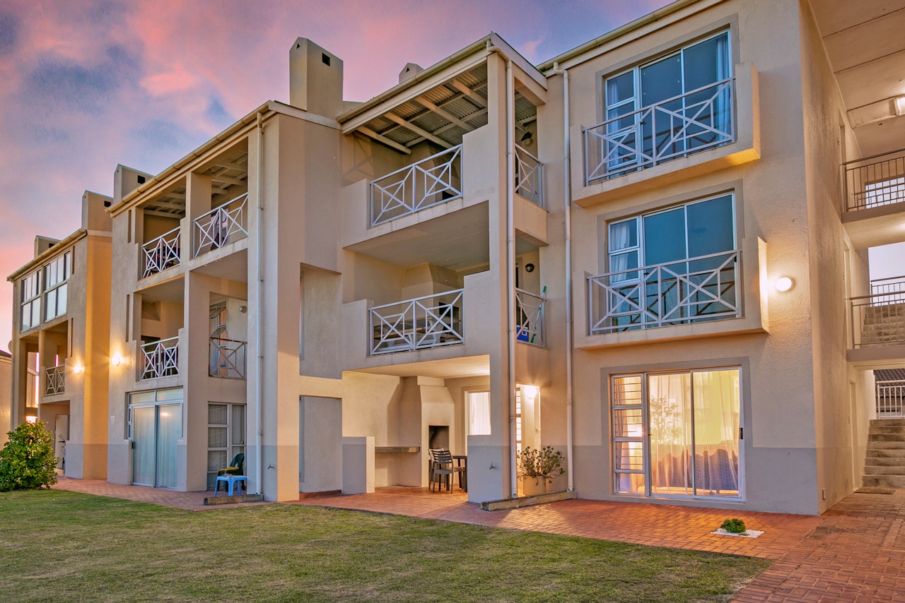 Bloubergstrand Accommodation at  | Viya