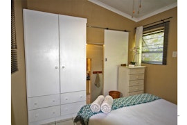 Jeffreys Bay Accommodation at Lazybay Cottage | Viya