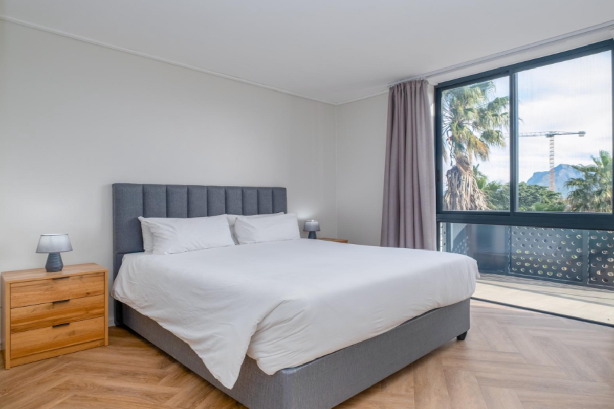 2 Bed Apartment – On Park Unit 315 image no 5 of 29