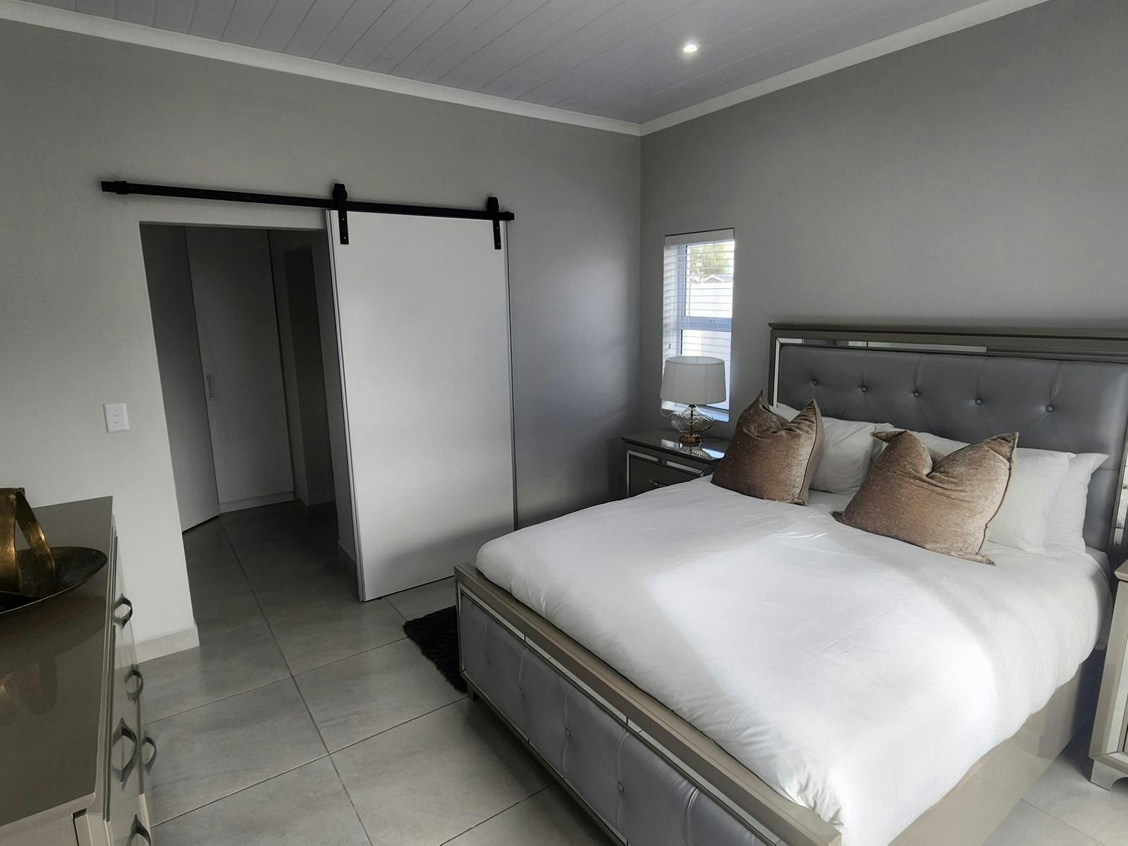 7 on Gwarrie image no 8 of 15