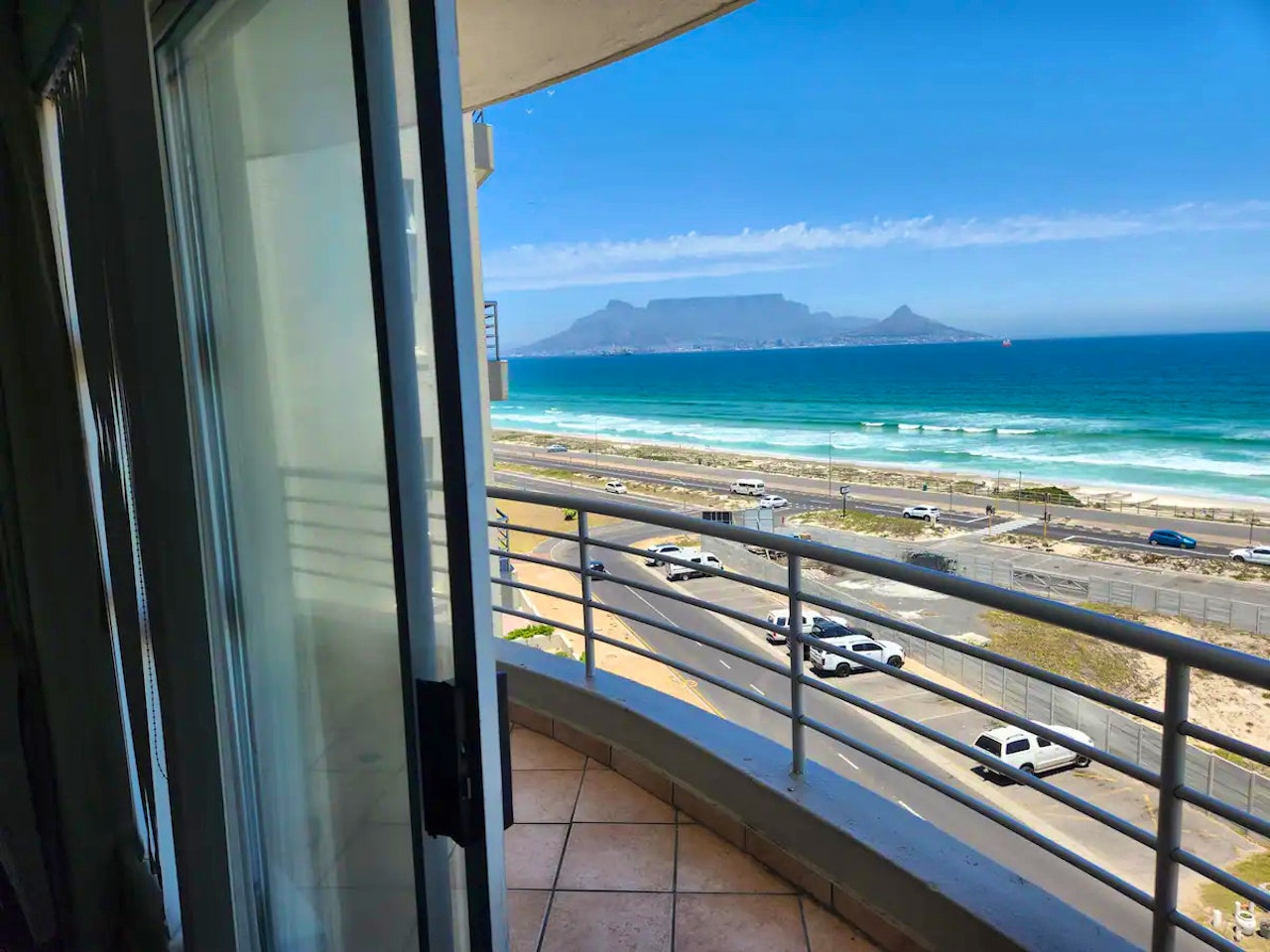 Bloubergstrand Accommodation at  | Viya