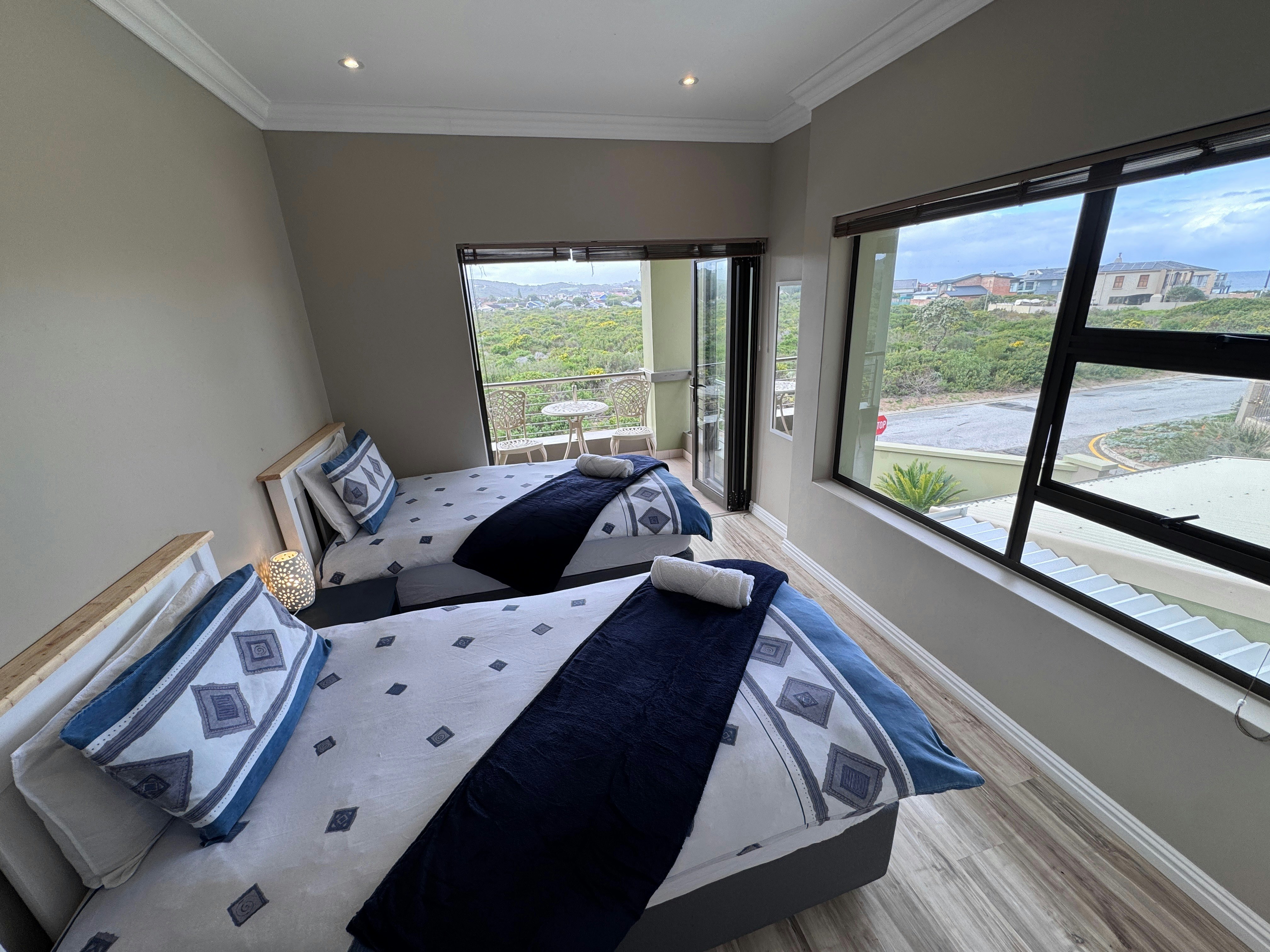 Luxury Beachhouse Villa image no 14 of 39
