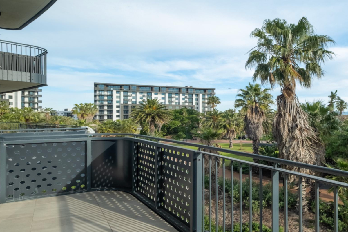 2 Bed Apartment – On Park Unit 315 image no 3 of 29