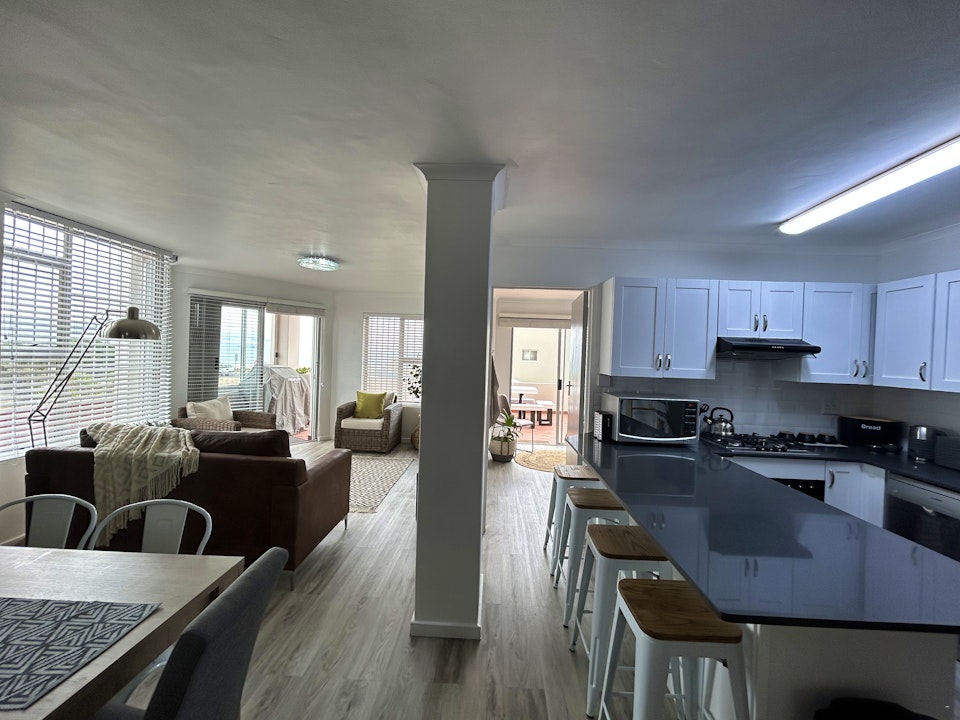 Bloubergstrand Accommodation at  | Viya