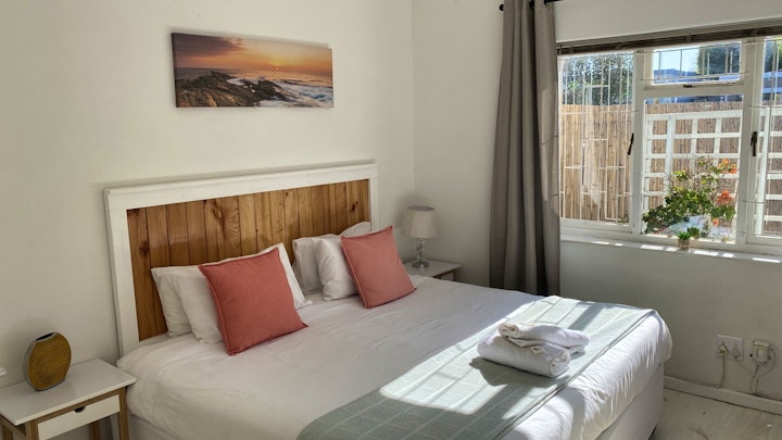 Cape Town Accommodation at Table View Lodge | Viya