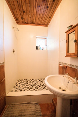 KwaZulu-Natal Accommodation at Rustic Beach Cottage Umdloti | Viya