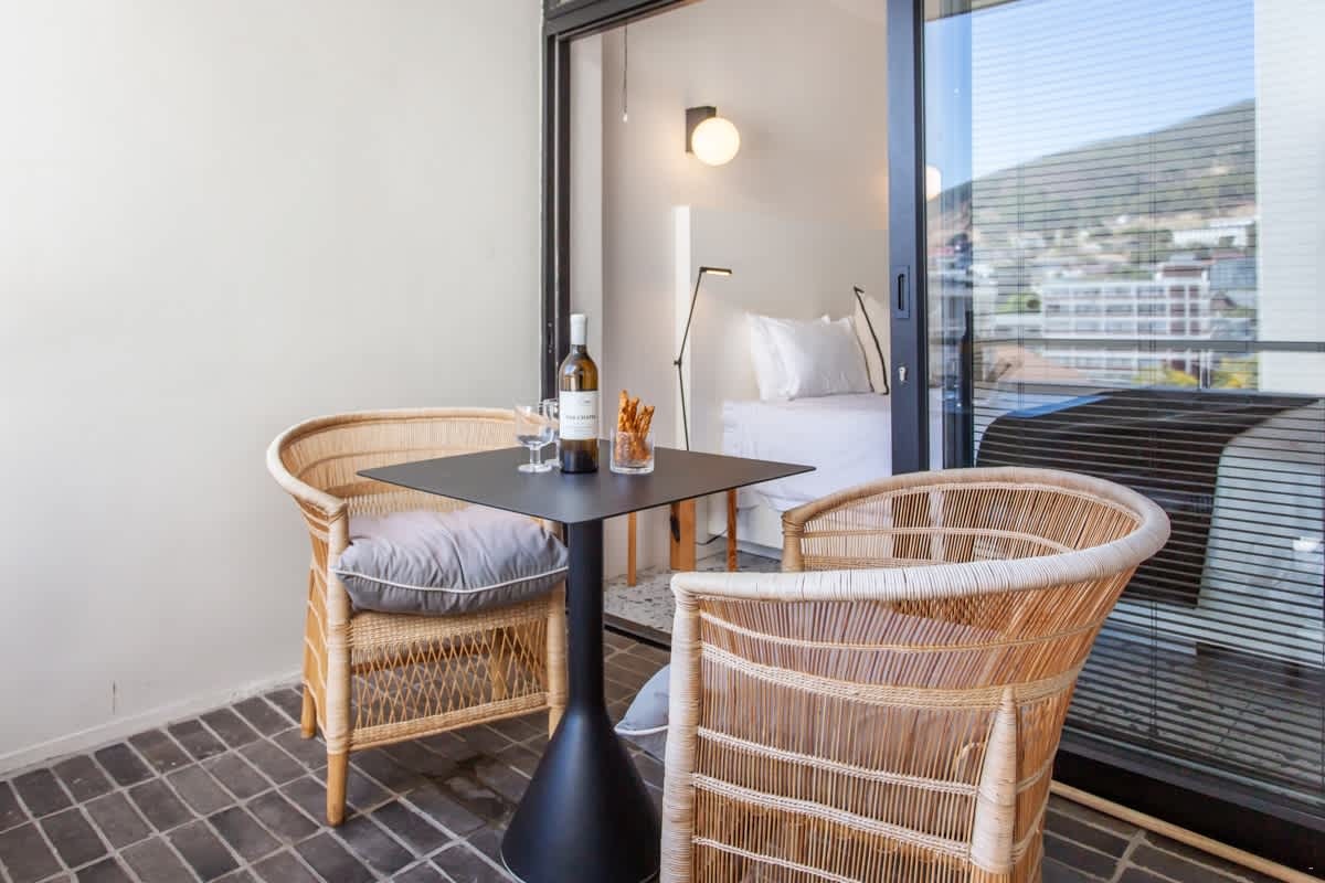 Love My Spacious Habitat - 1 Bedroom Penthouse image no 23 of 45