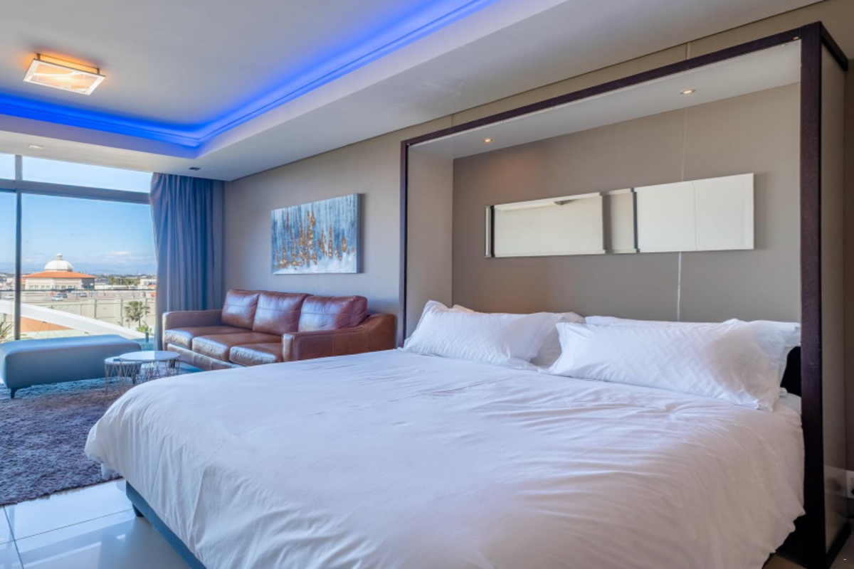 Crystal Towers Studio Apartment 310 image no 8 of 19
