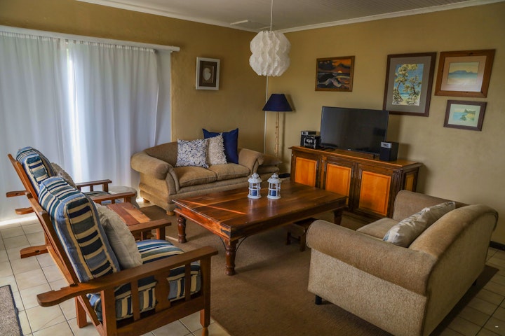 Western Cape Accommodation at Lakeside Cottage at Betty's | Viya
