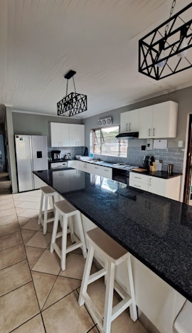 Jeffreys Bay Accommodation at Lantern Huis | Viya