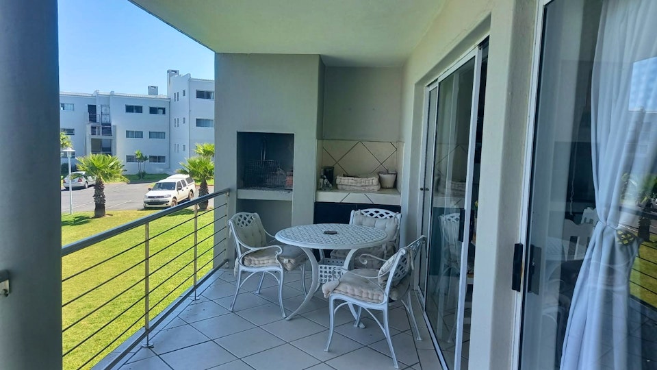 Bloubergstrand Accommodation at  | Viya