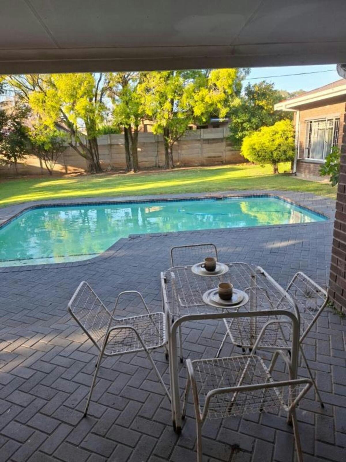 Oolele GuestHouse Newcastle image no 9 of 9