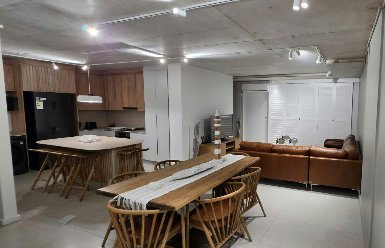 102 Burleigh Self-Catering Unit image no 1 of 25