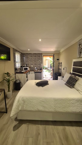 Johannesburg Accommodation at Halfway Gardens Home | Viya