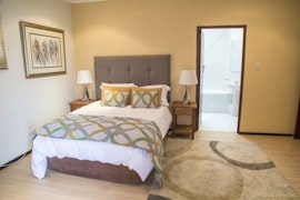 Ansteys Beach Accommodation at  | Viya