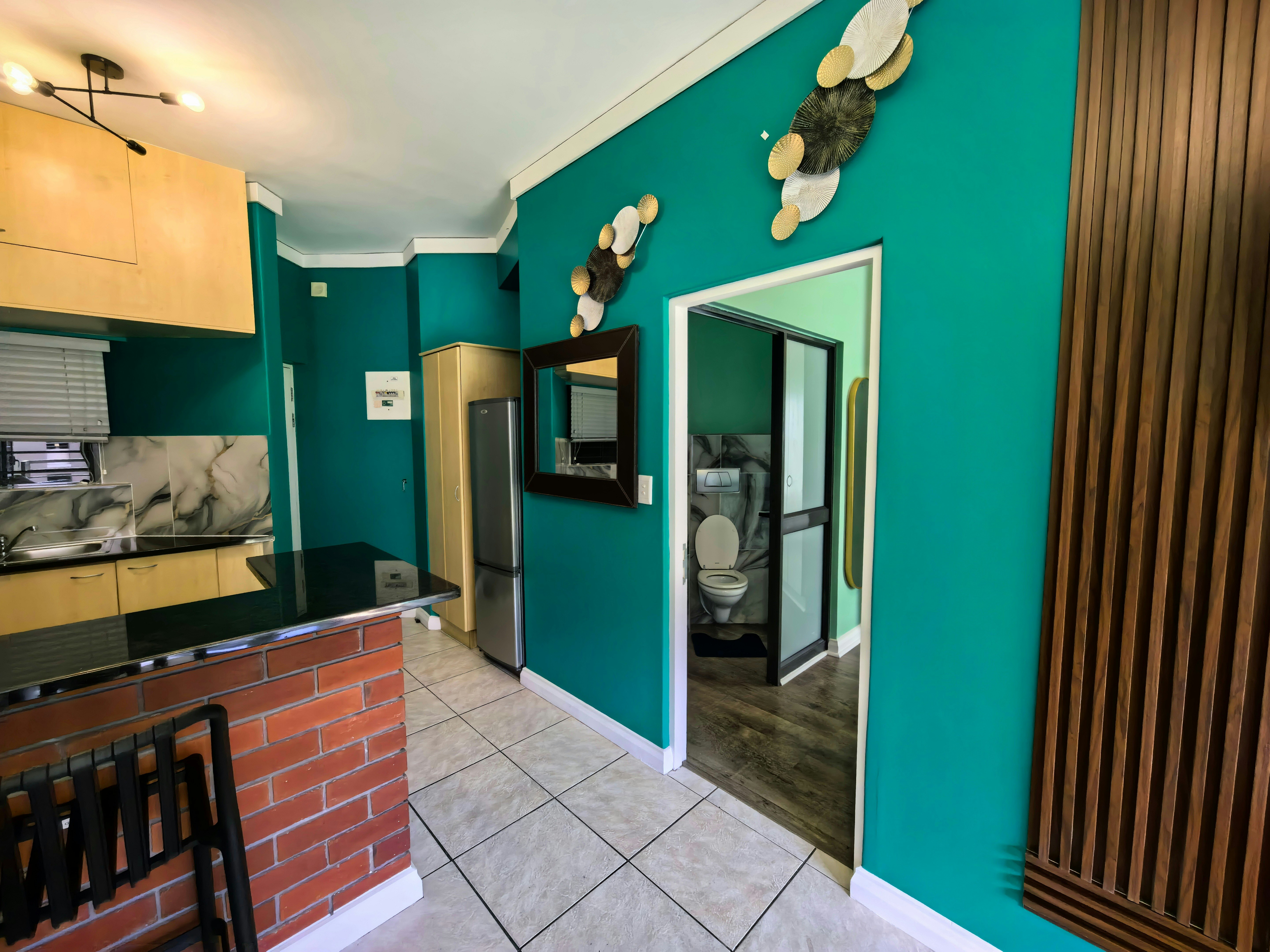 Stunning Lake View Apartment image no 8 of 27