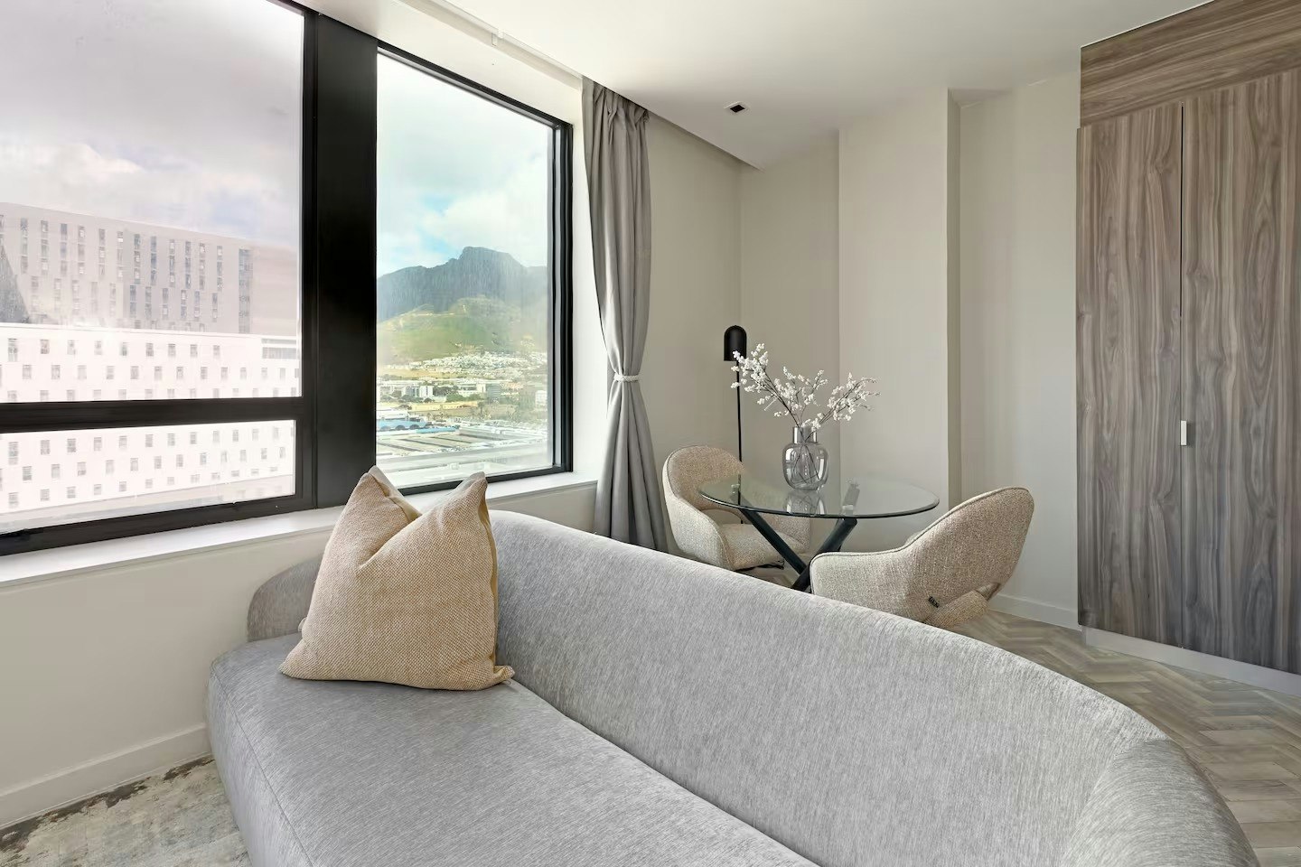 Skye @ Foreshore Place image no 13 of 27