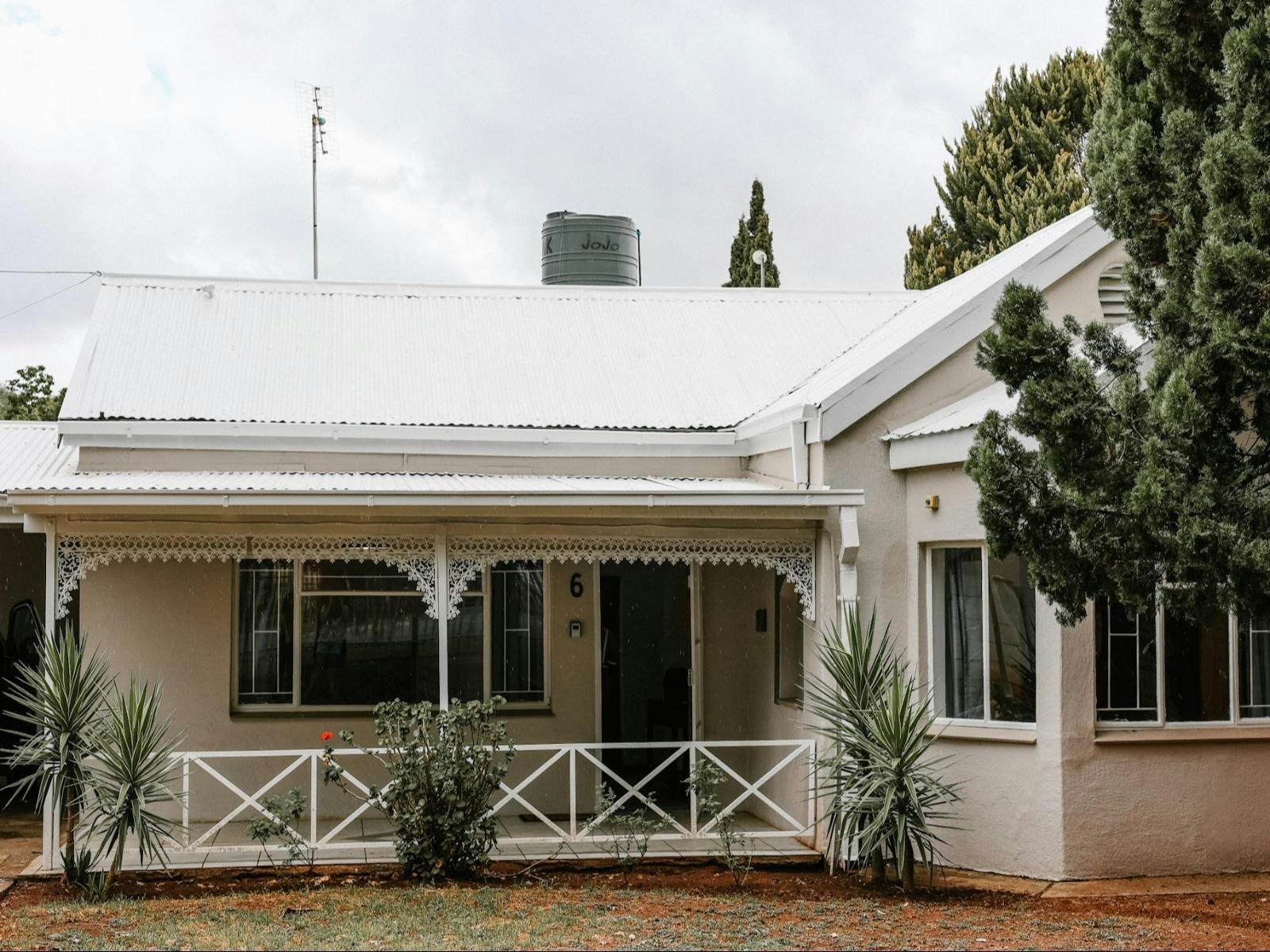 Modern Farm Stays 6 Swart Street image no 2 of 3