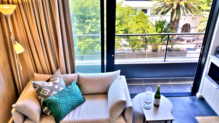 Atlantic Seaboard Accommodation at Sea Point Micr-O-Lishous | Viya