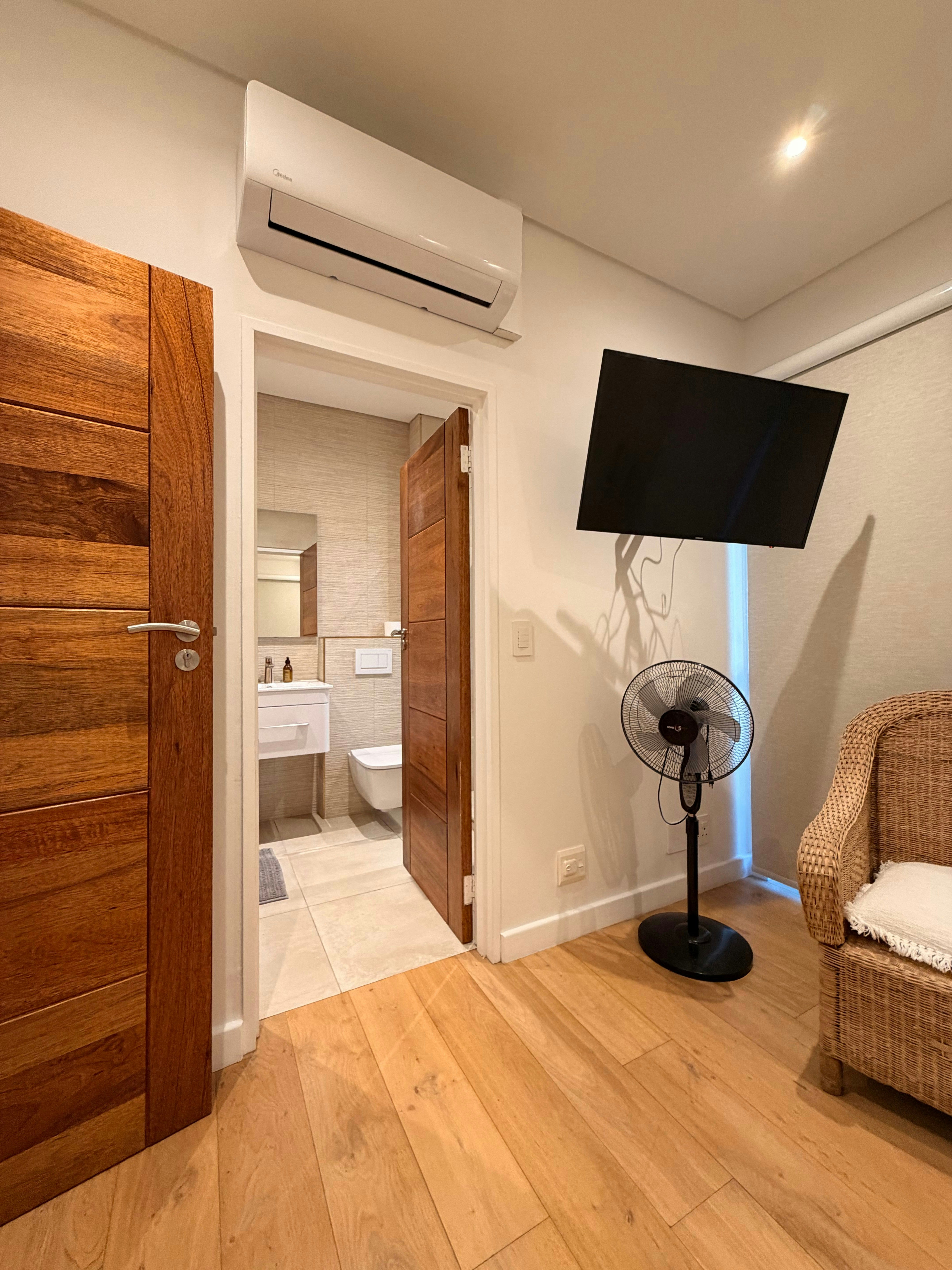 3 Bed 3 Bath Penthouse ICP606 image no 64 of 86