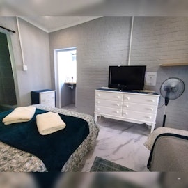 Gqeberha (Port Elizabeth) Accommodation at Lunar Accommodation | Viya