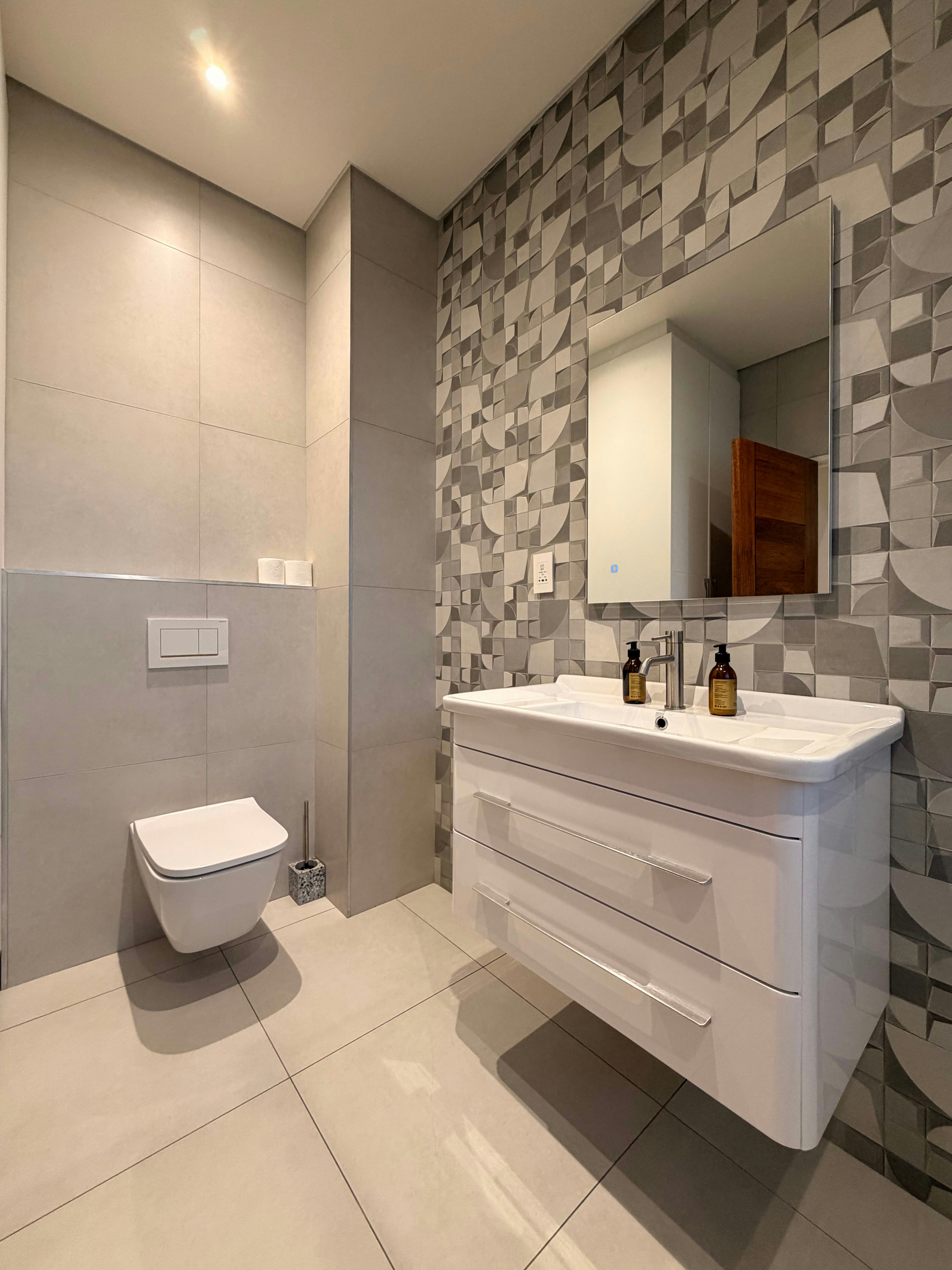 3 Bed 3 Bath Penthouse ICP606 image no 83 of 86