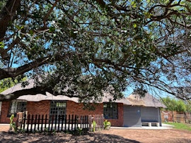 Dinokeng Game Reserve Accommodation at Stonehouse @ Bentlys | Viya